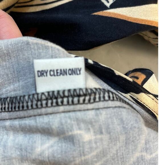 Ranna Gill Pencil Slit Skirt Stretch Satin Black Petunia Print Size Small NWT - Picture 6 of 7